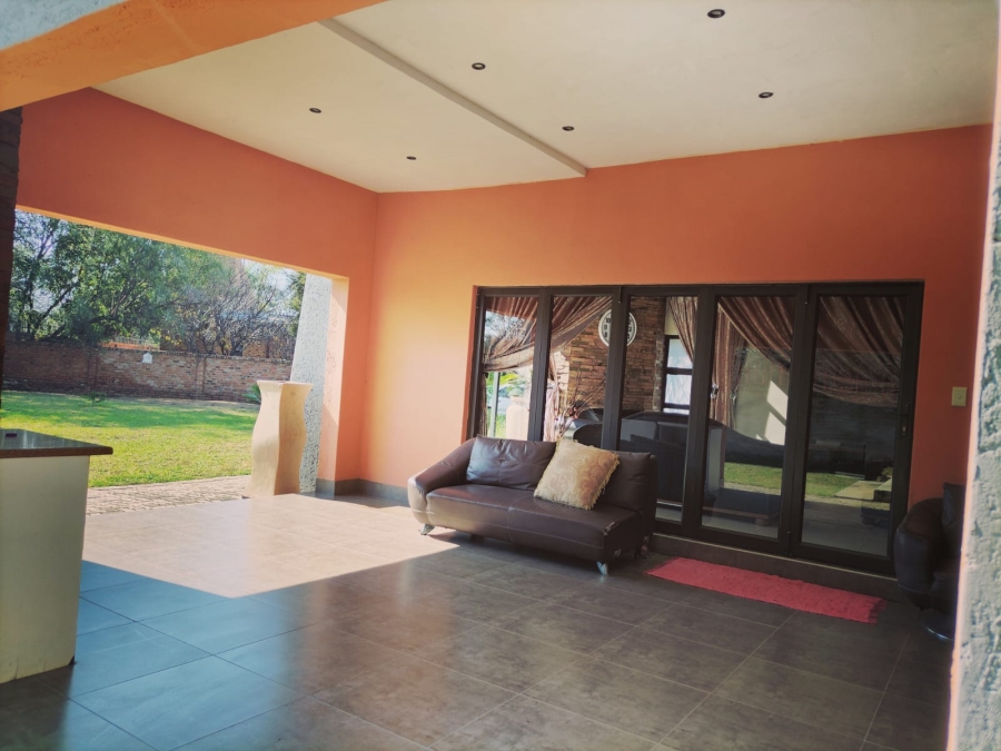 5 Bedroom Property for Sale in Mmabatho Unit 6 North West